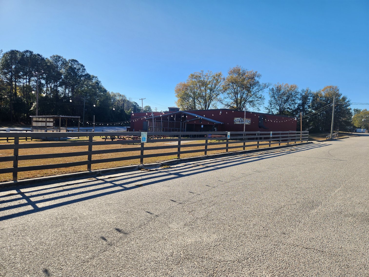 Image for Columbia, SC: Former Skyline Club 14,741± SF Building on 3.8± Acres (Lexington County)