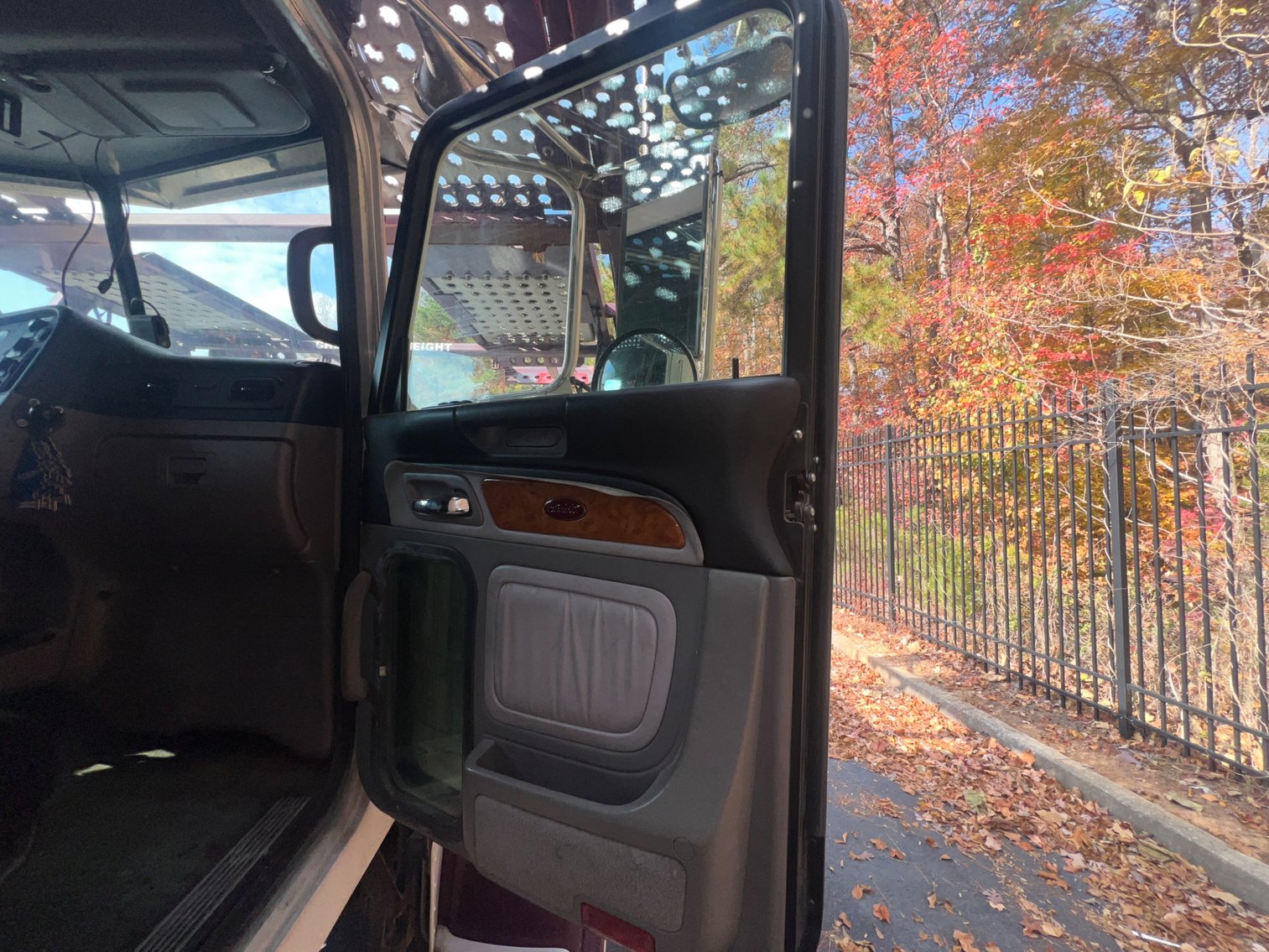 Image for Decatur (Atlanta), GA: 2012 Peterbilt 388 Car Hauler & Cottrell CX-09 Trailer