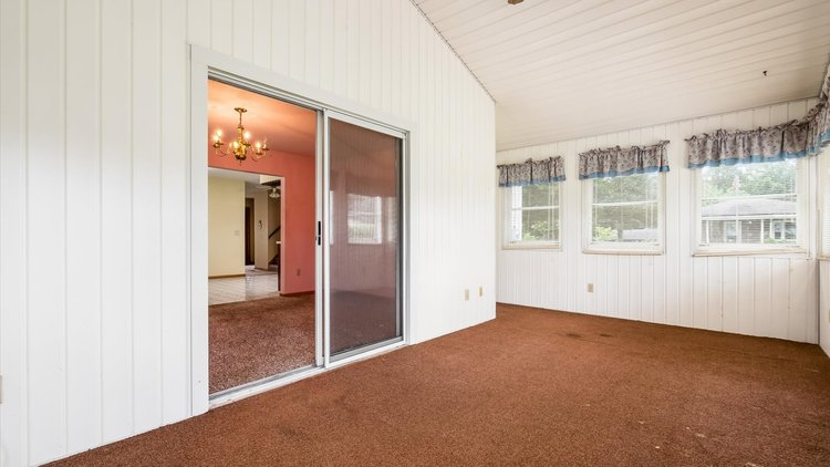 Image for Onsite Live House Auction 757 N Buena Vista St, Newark, OH 43055