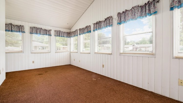 Image for Onsite Live House Auction 757 N Buena Vista St, Newark, OH 43055