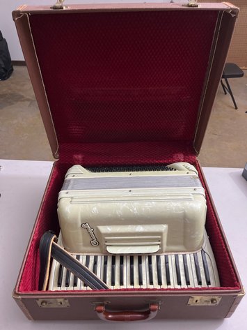 Image for Music Online Auction Heath Ohio Nov 3rd