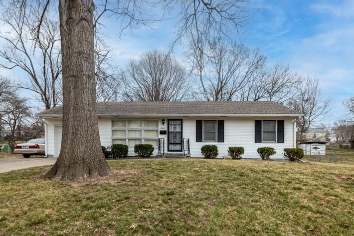 Image for REAL ESTATE & PERSONAL PROPERTY AUCTION