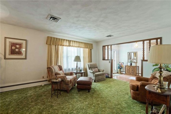 Image for LIVING ESTATE AUCTION