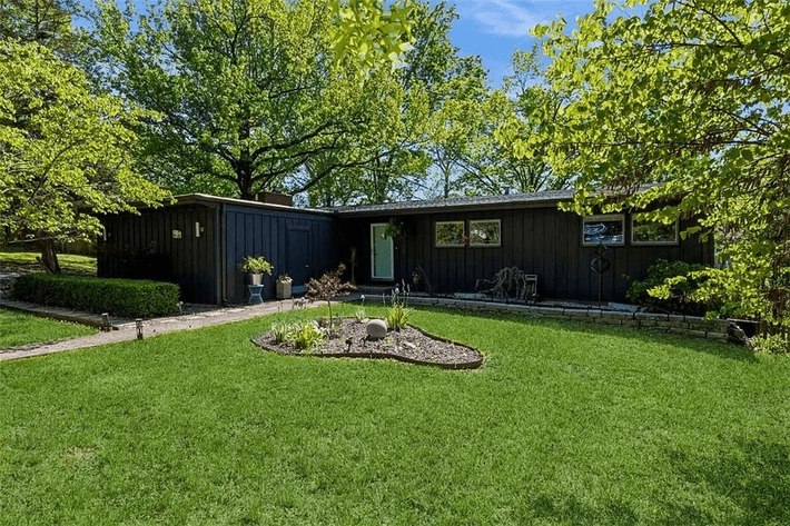 Image for MID CENTURY LIVING ESTATE AUCTION