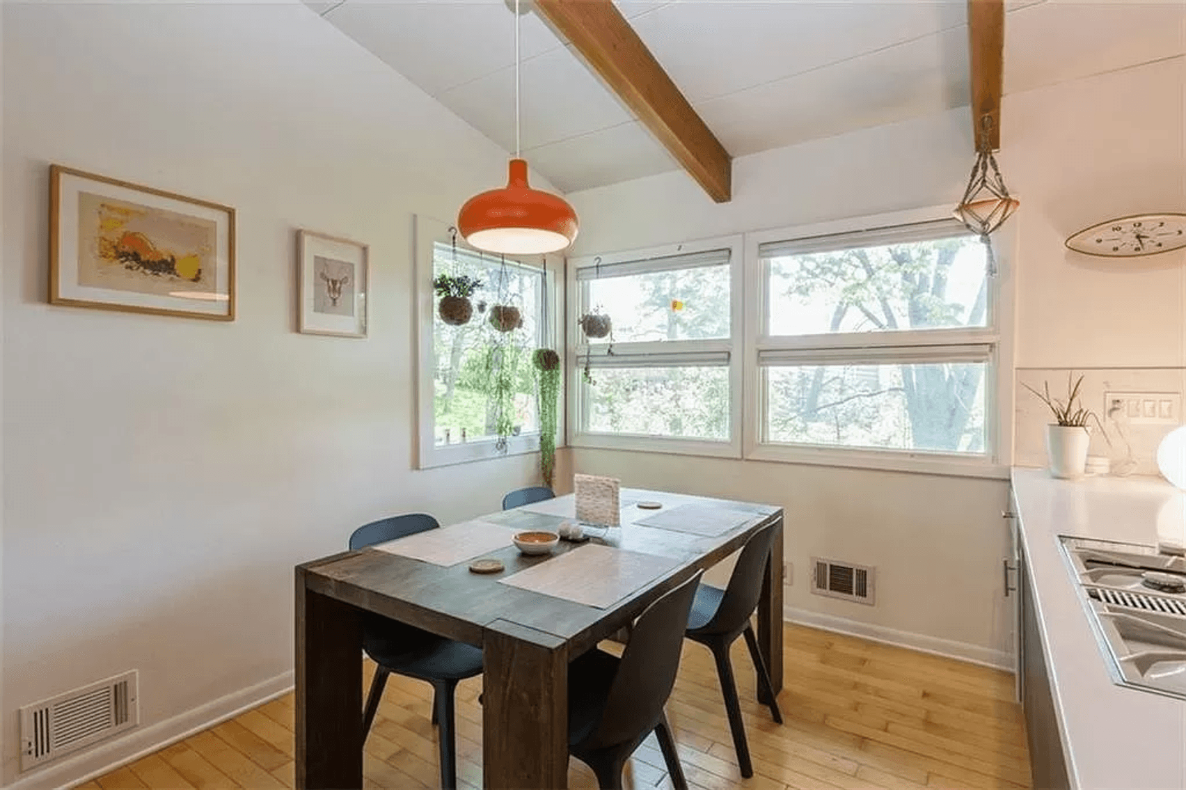 Image for MID CENTURY LIVING ESTATE AUCTION