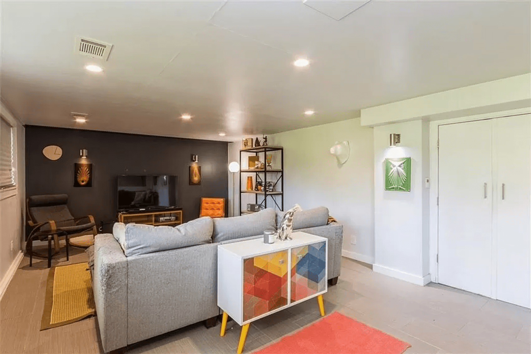 Image for MID CENTURY LIVING ESTATE AUCTION