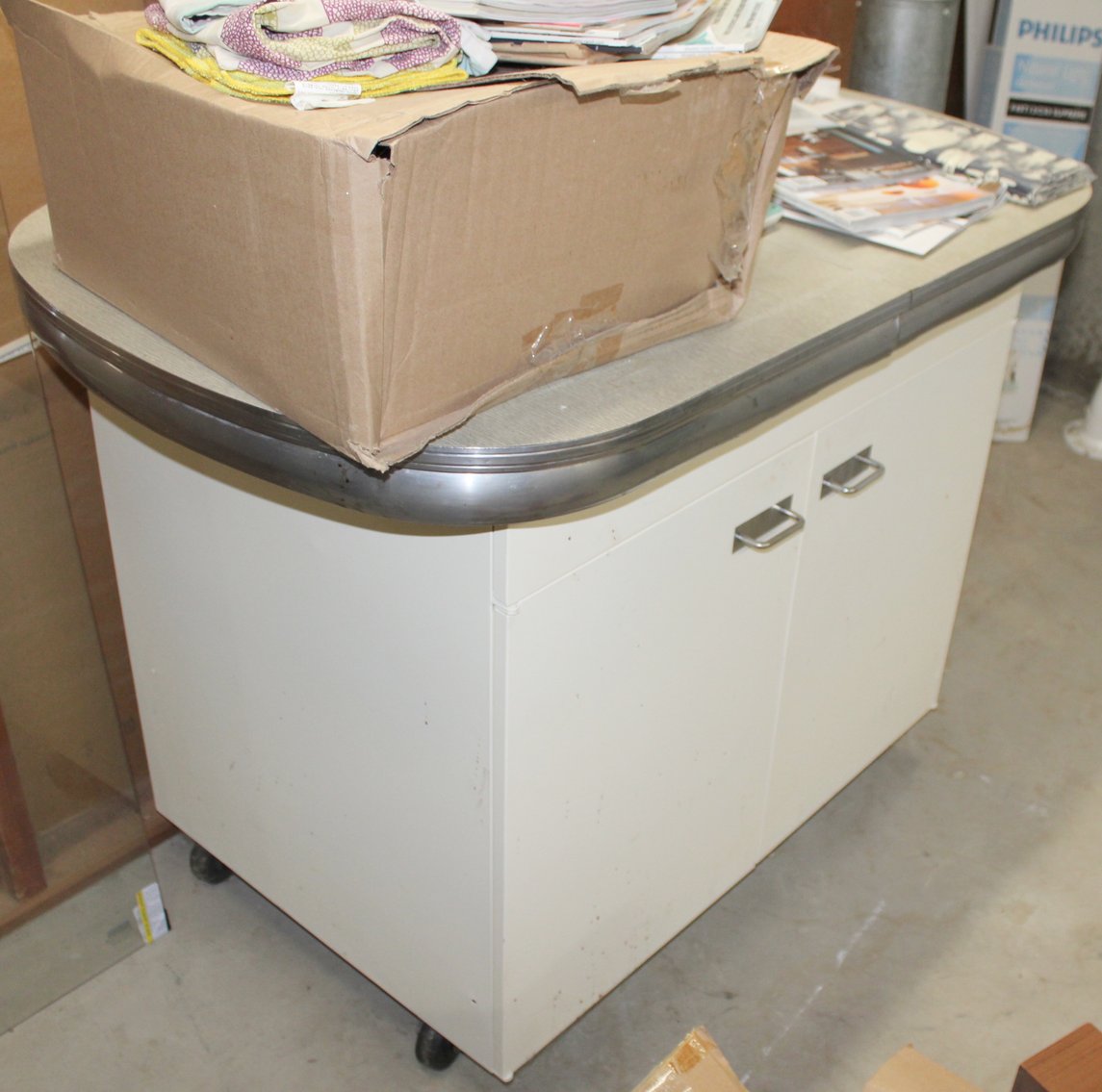 Image for MID CENTURY LIVING ESTATE AUCTION