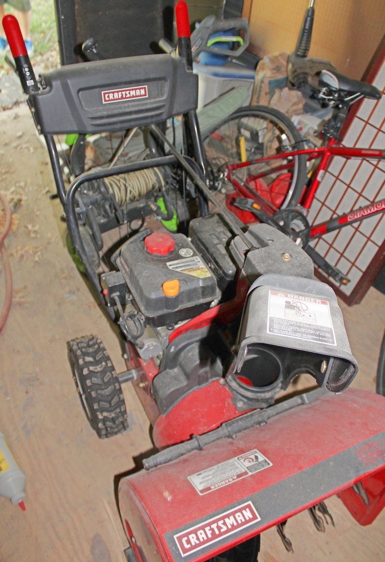 Image for MID CENTURY LIVING ESTATE AUCTION