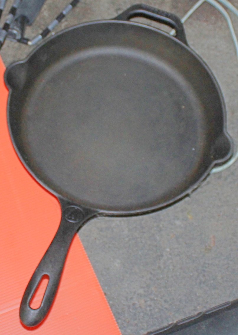 Image for MID CENTURY LIVING ESTATE AUCTION