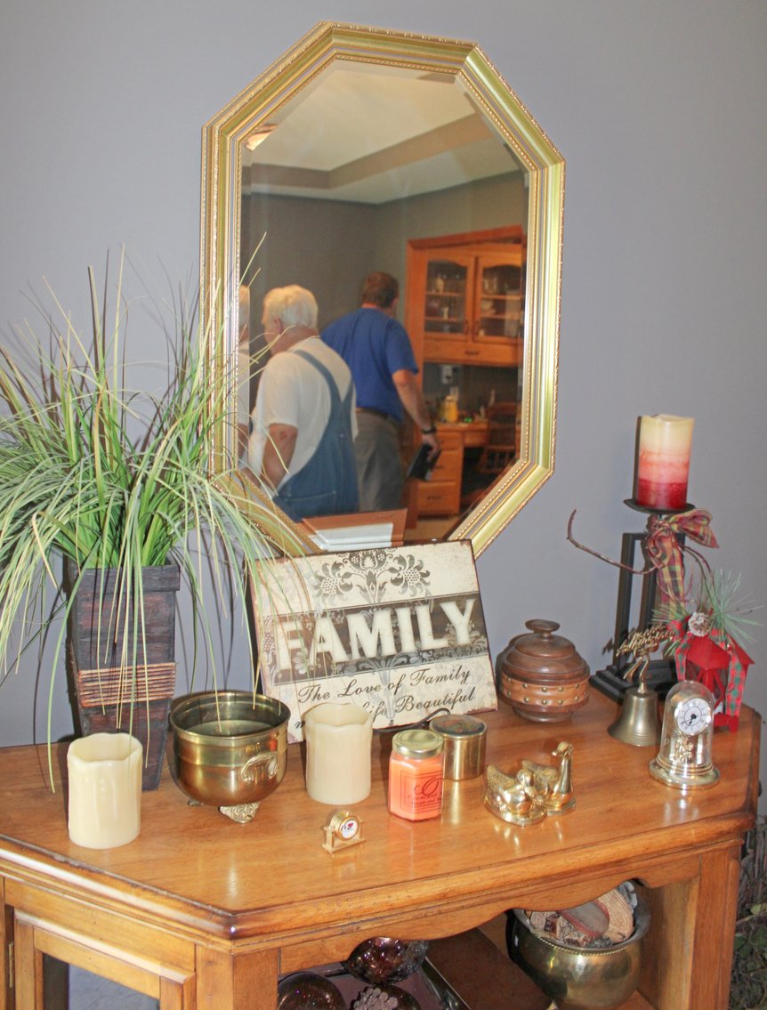 Image for LIVING ESTATE AUCTION