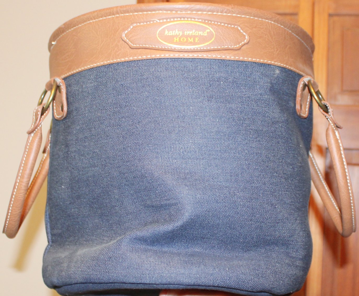 Image for LIVING ESTATE AUCTION