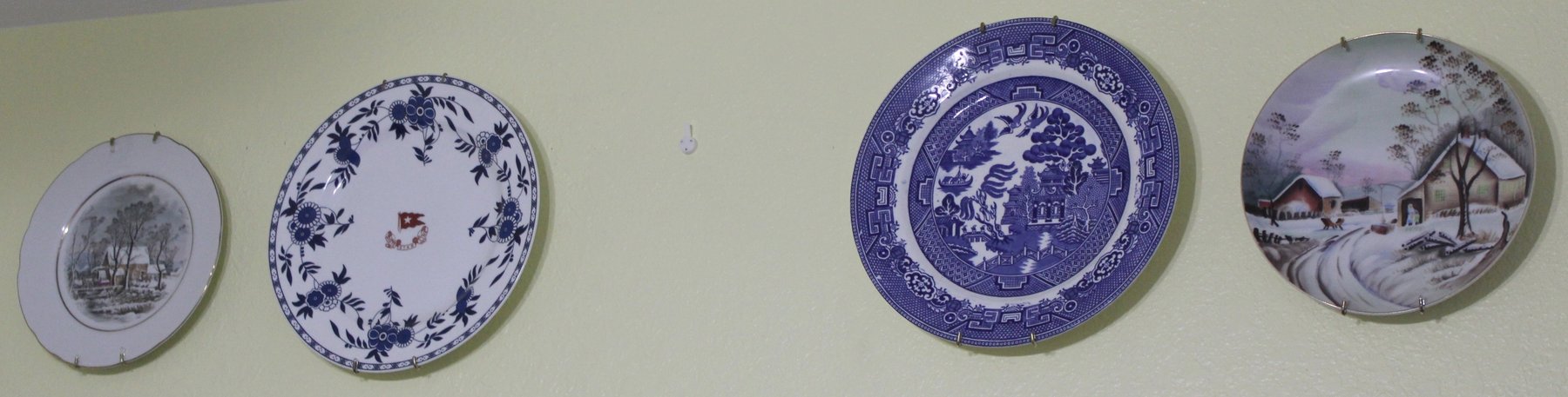 Image for LIVING ESTATE AUCTION