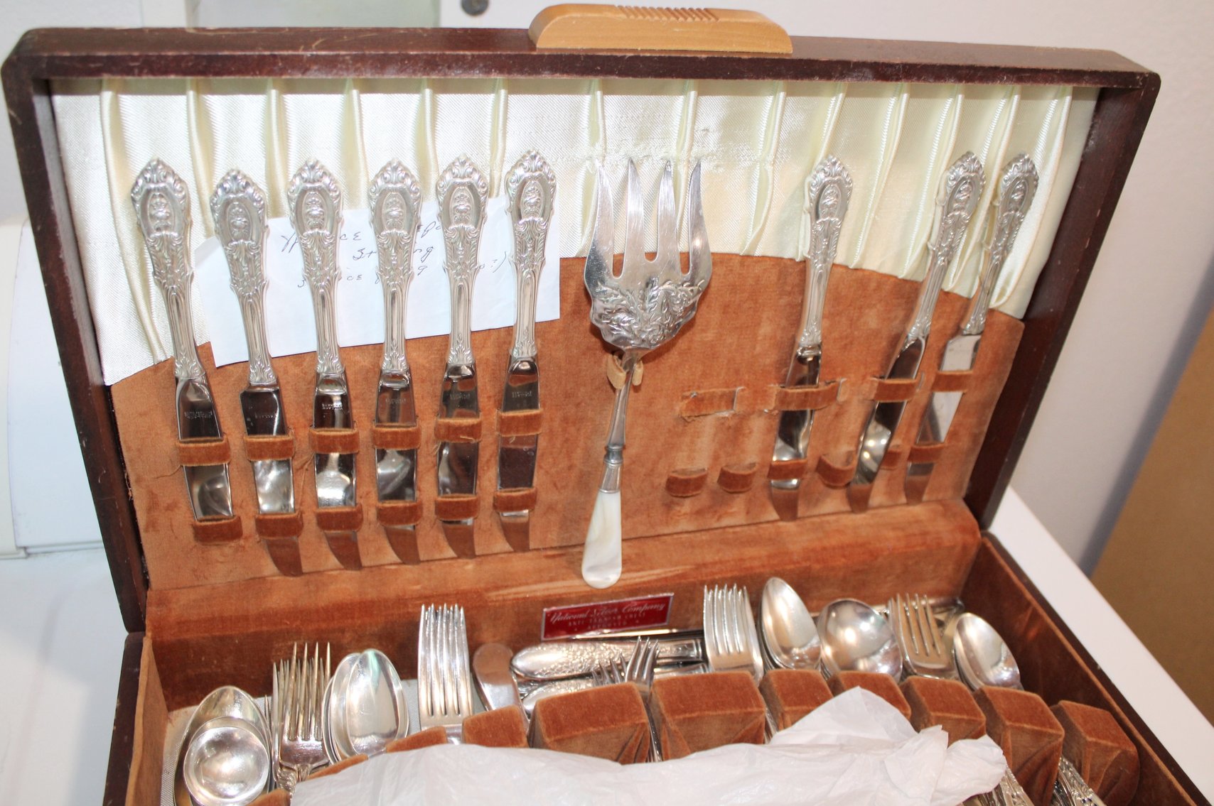 Image for LIVING ESTATE AUCTION