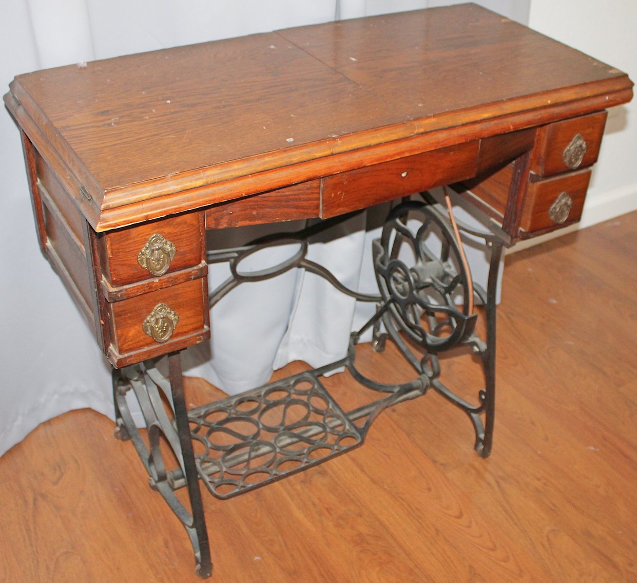 Image for LIVING ESTATE AUCTION