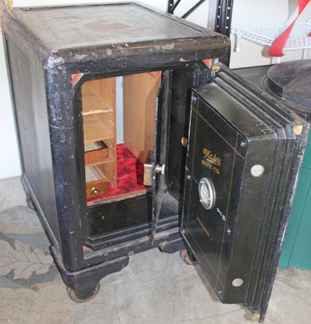 Image for LIVING ESTATE AUCTION