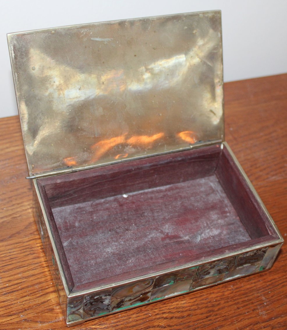 Image for LIVING ESTATE AUCTION