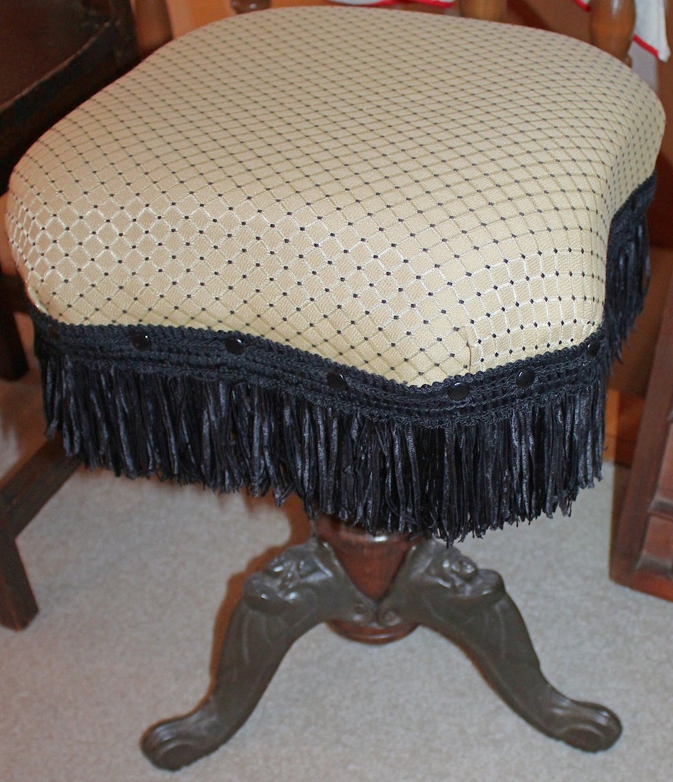 Image for LIVING ESTATE AUCTION