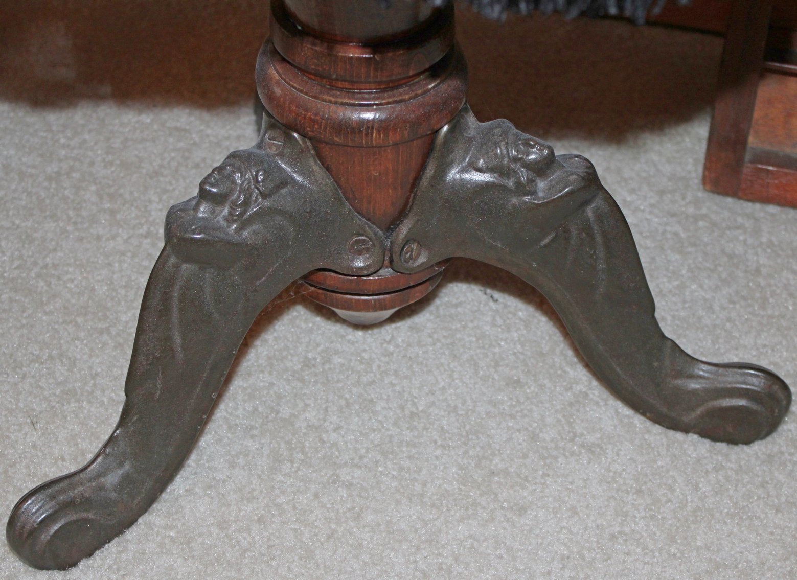 Image for LIVING ESTATE AUCTION