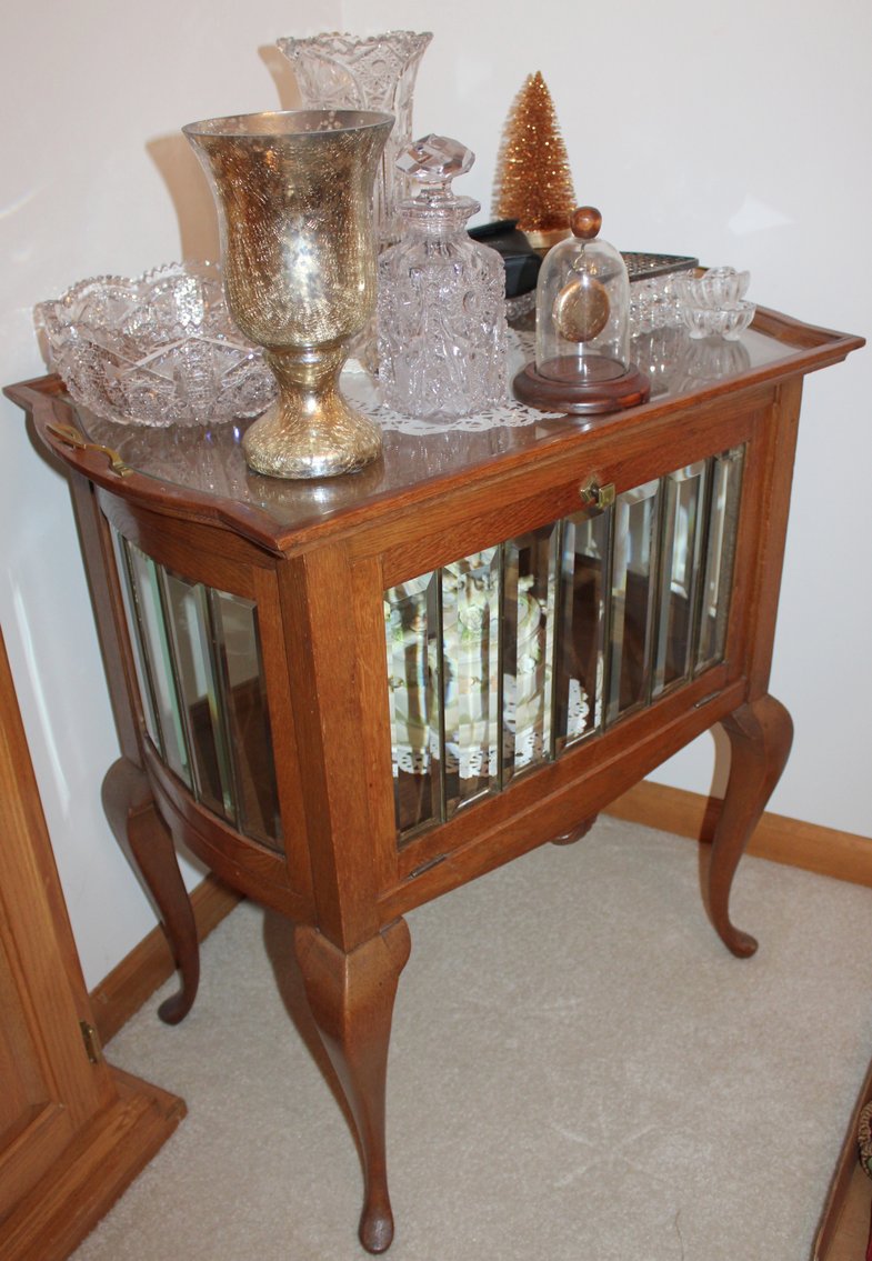 Image for LIVING ESTATE AUCTION