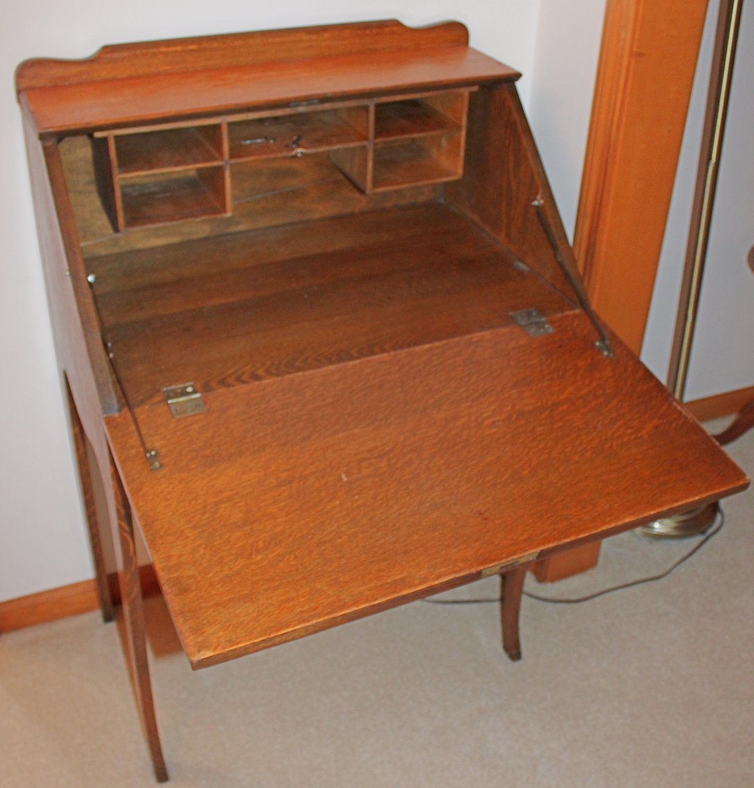 Image for LIVING ESTATE AUCTION