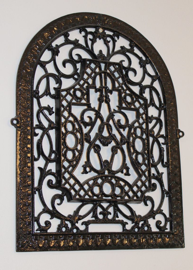 Image for LIVING ESTATE AUCTION