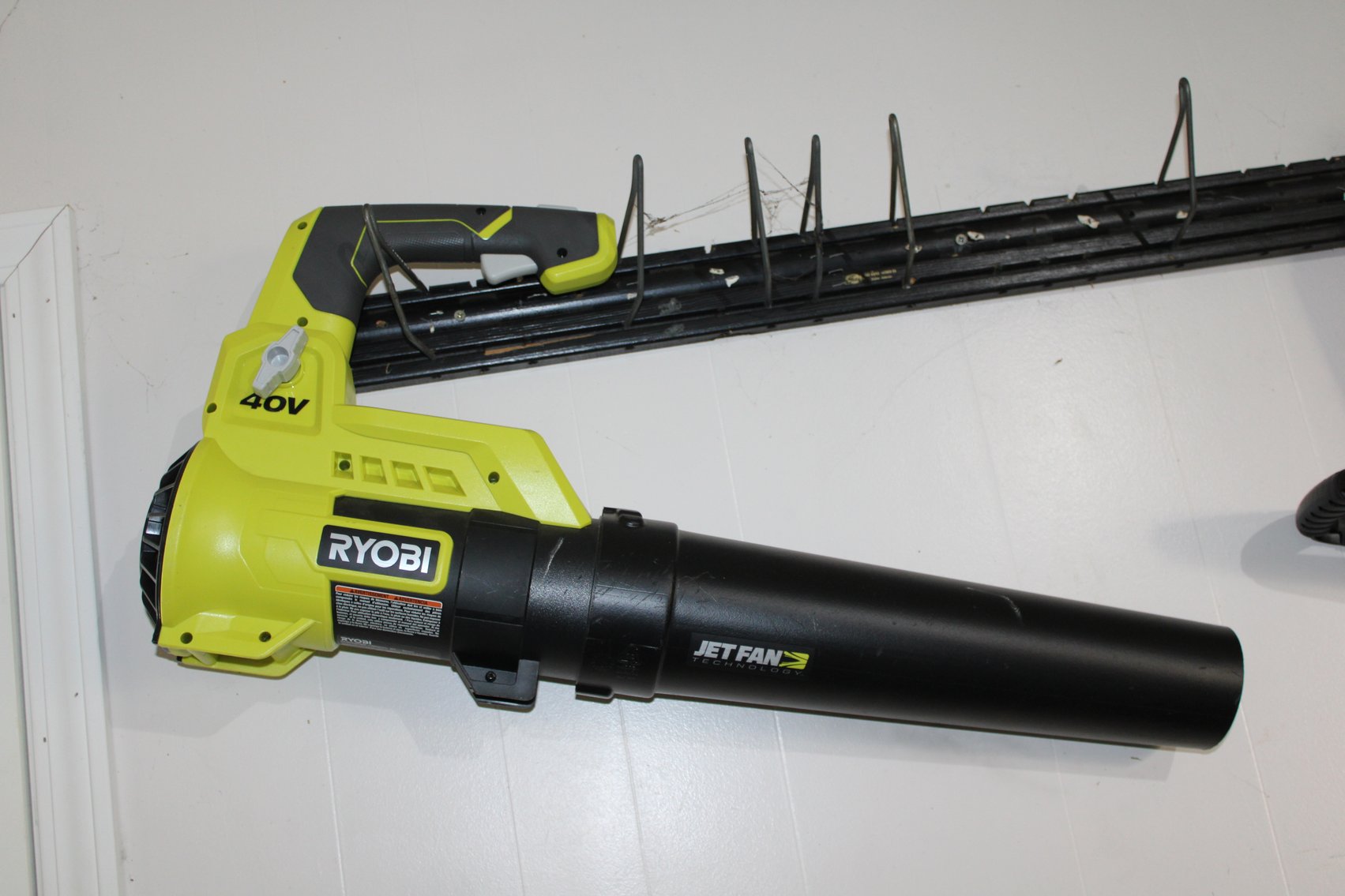 Image for LIVING ESTATE AUCTION