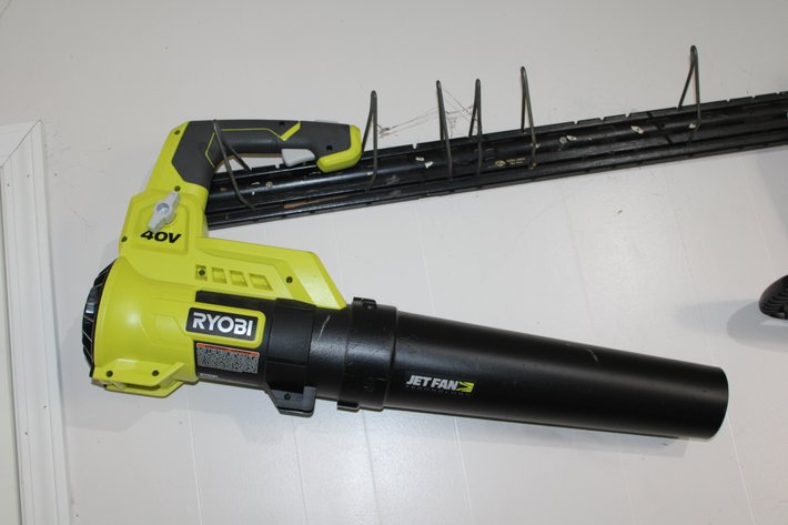 Image for LIVING ESTATE AUCTION