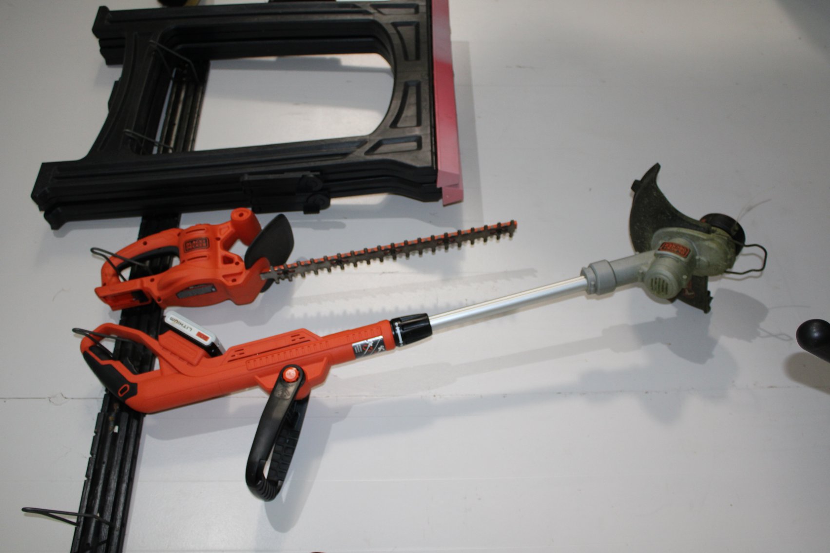 Image for LIVING ESTATE AUCTION