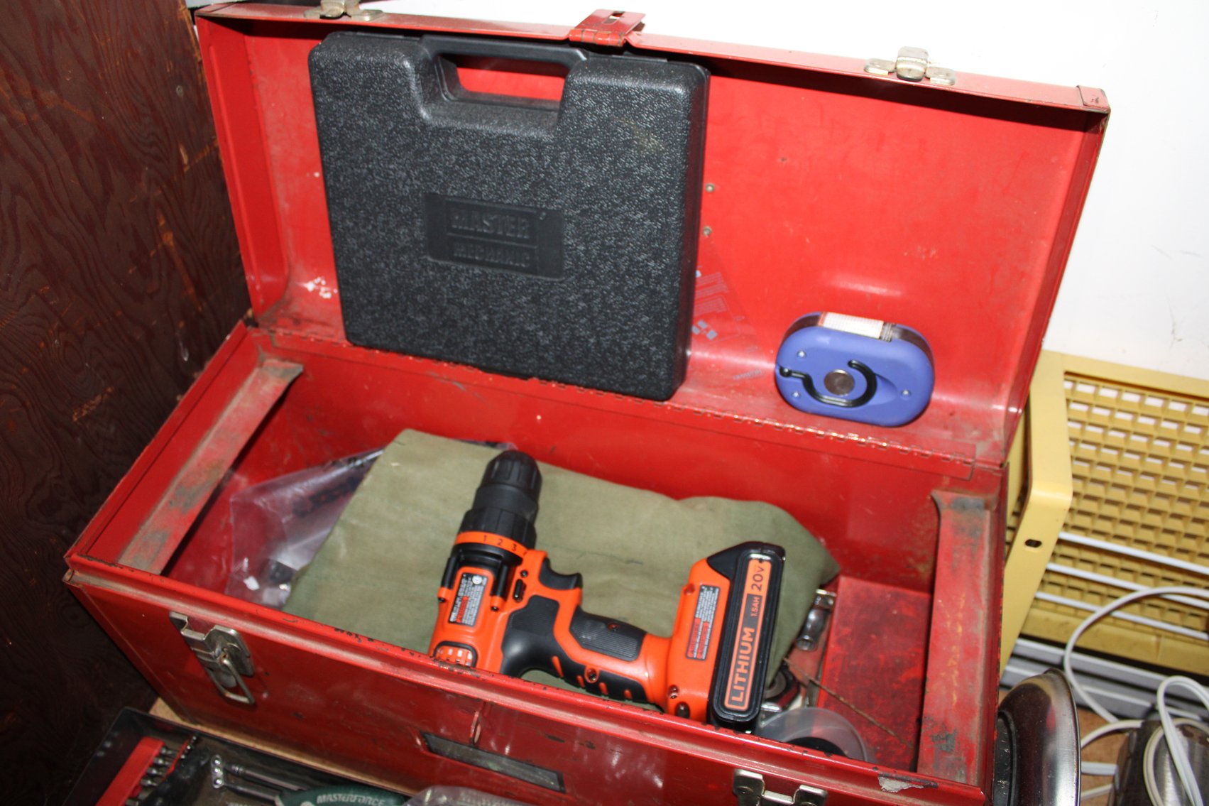 Image for LIVING ESTATE AUCTION