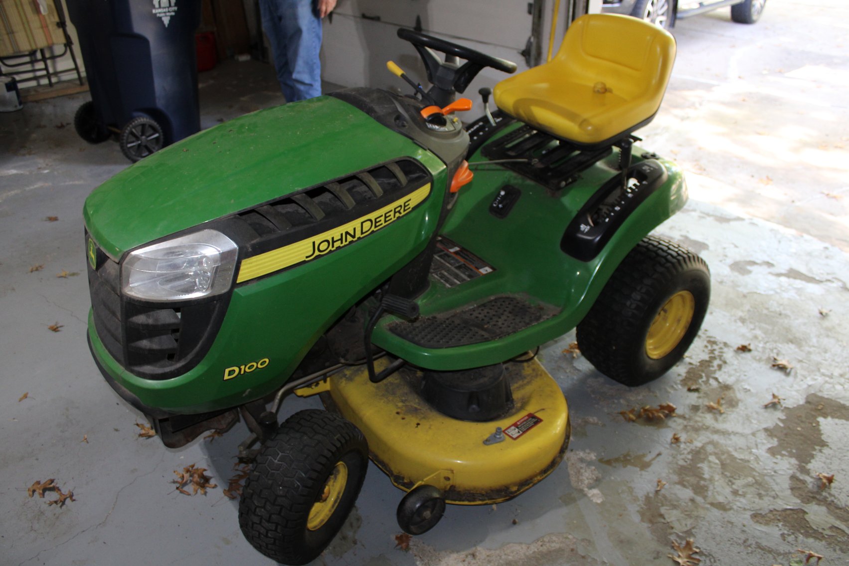 Image for LIVING ESTATE AUCTION