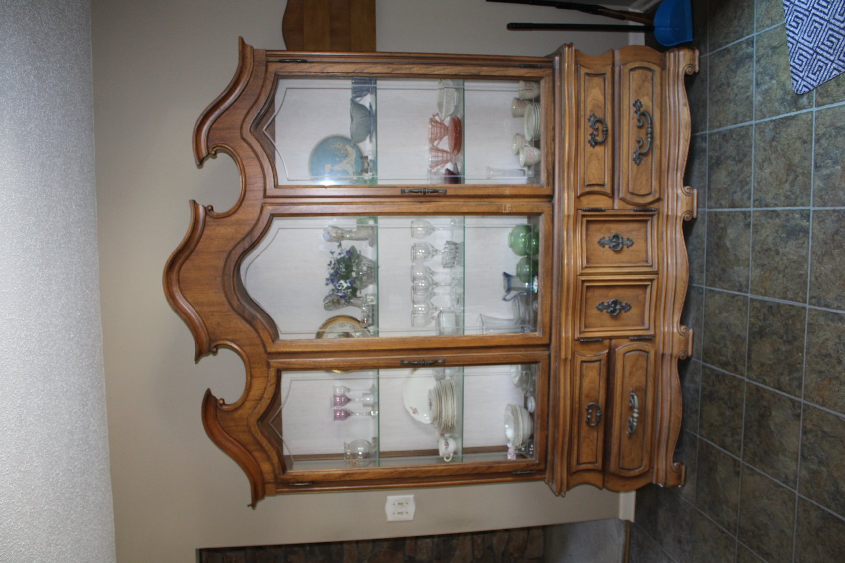 Image for LIVING ESTATE AUCTION