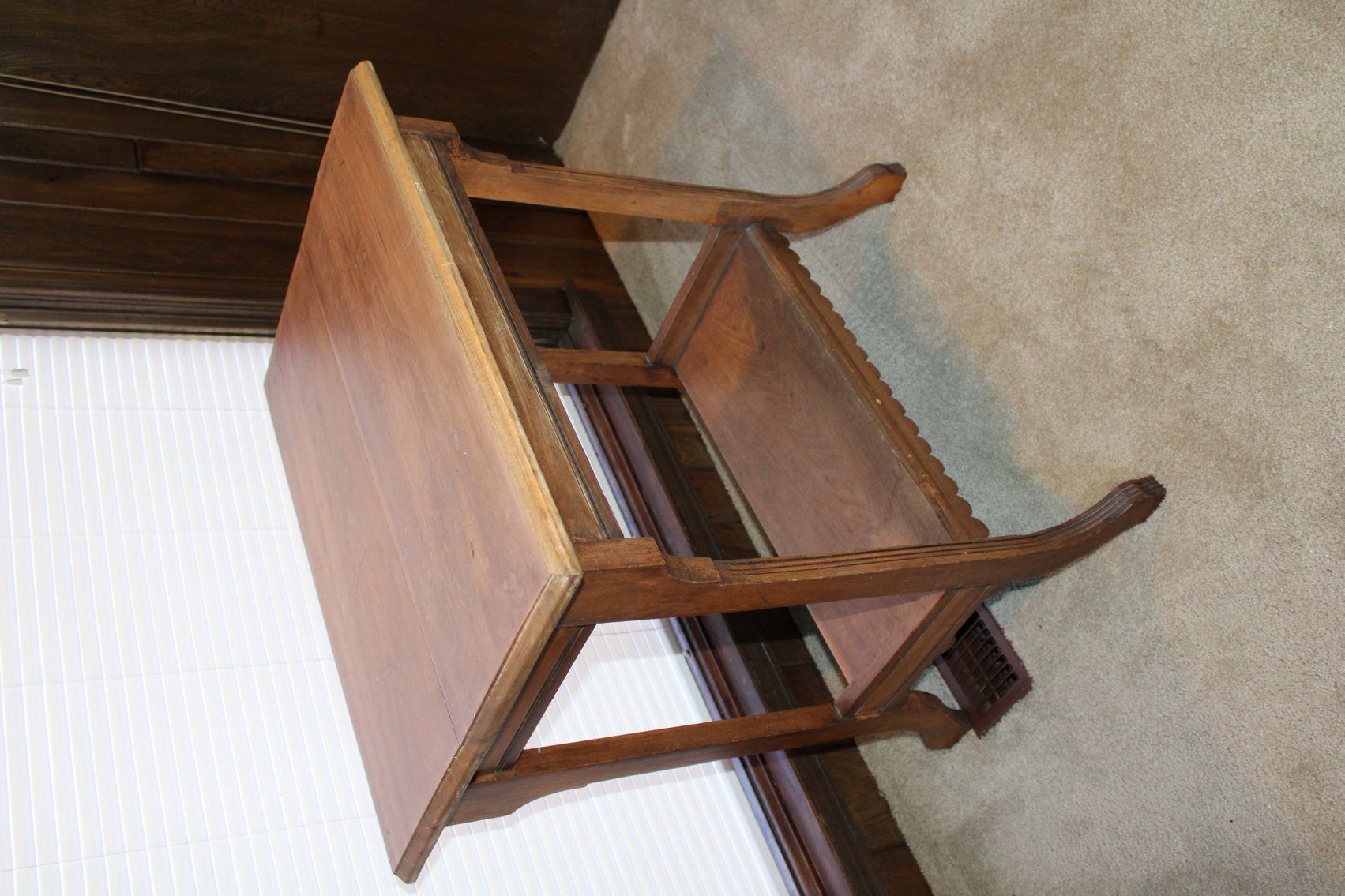 Image for LIVING ESTATE AUCTION