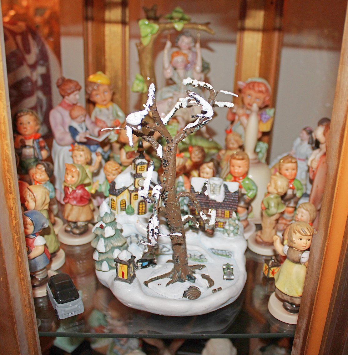 Image for VINTAGE TIME CAPSULE ESTATE AUCTION