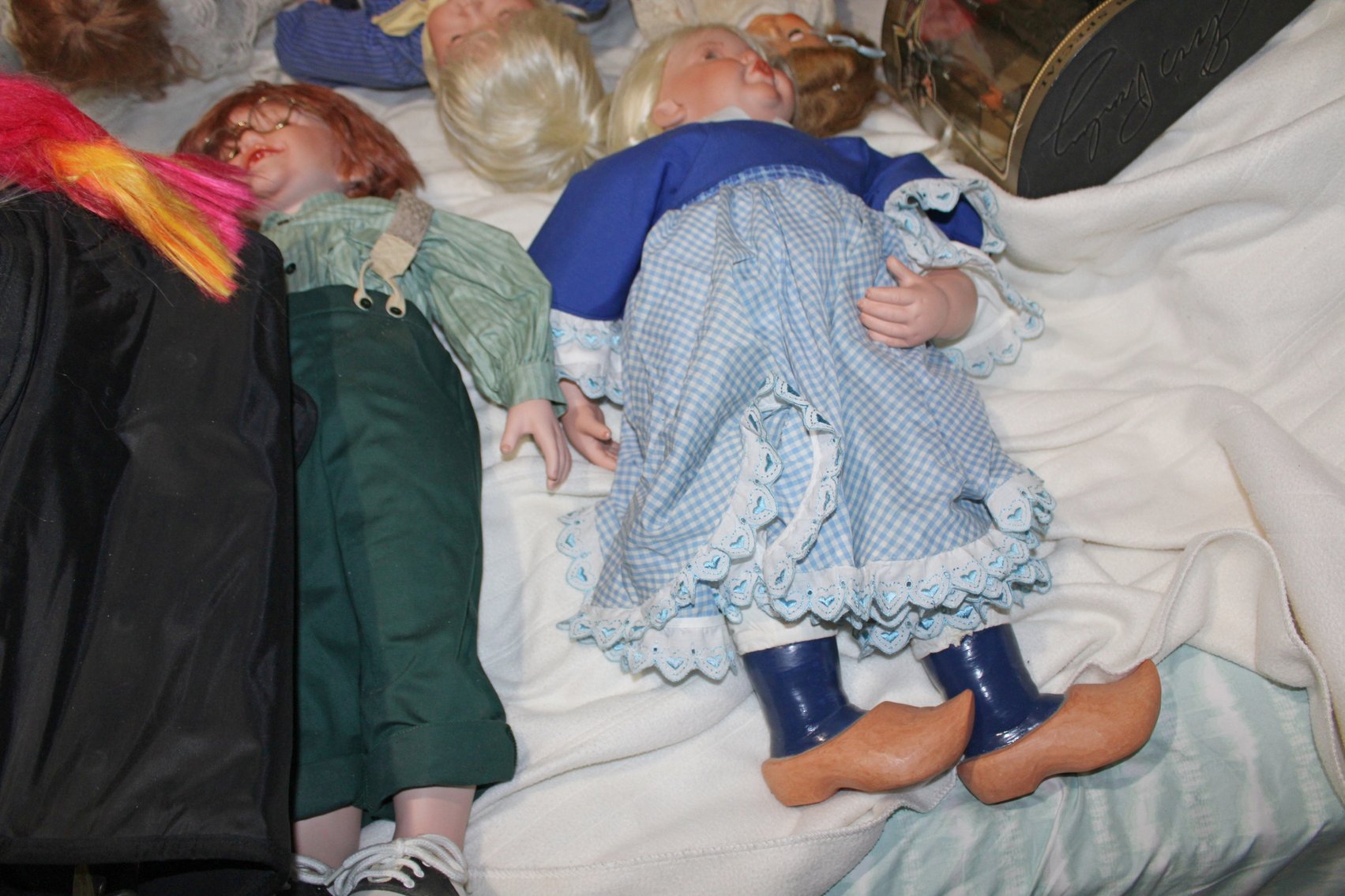 Image for ANTIQUE DEALER'S ESTATE AUCTION