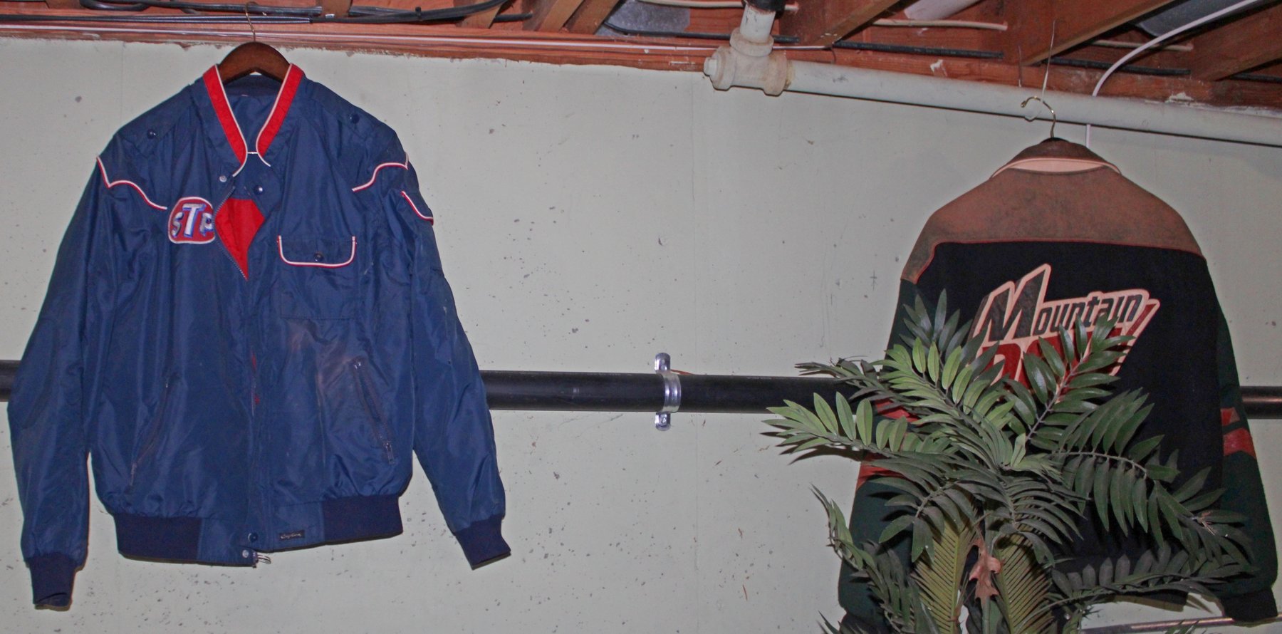 Image for ANTIQUE DEALER'S ESTATE AUCTION