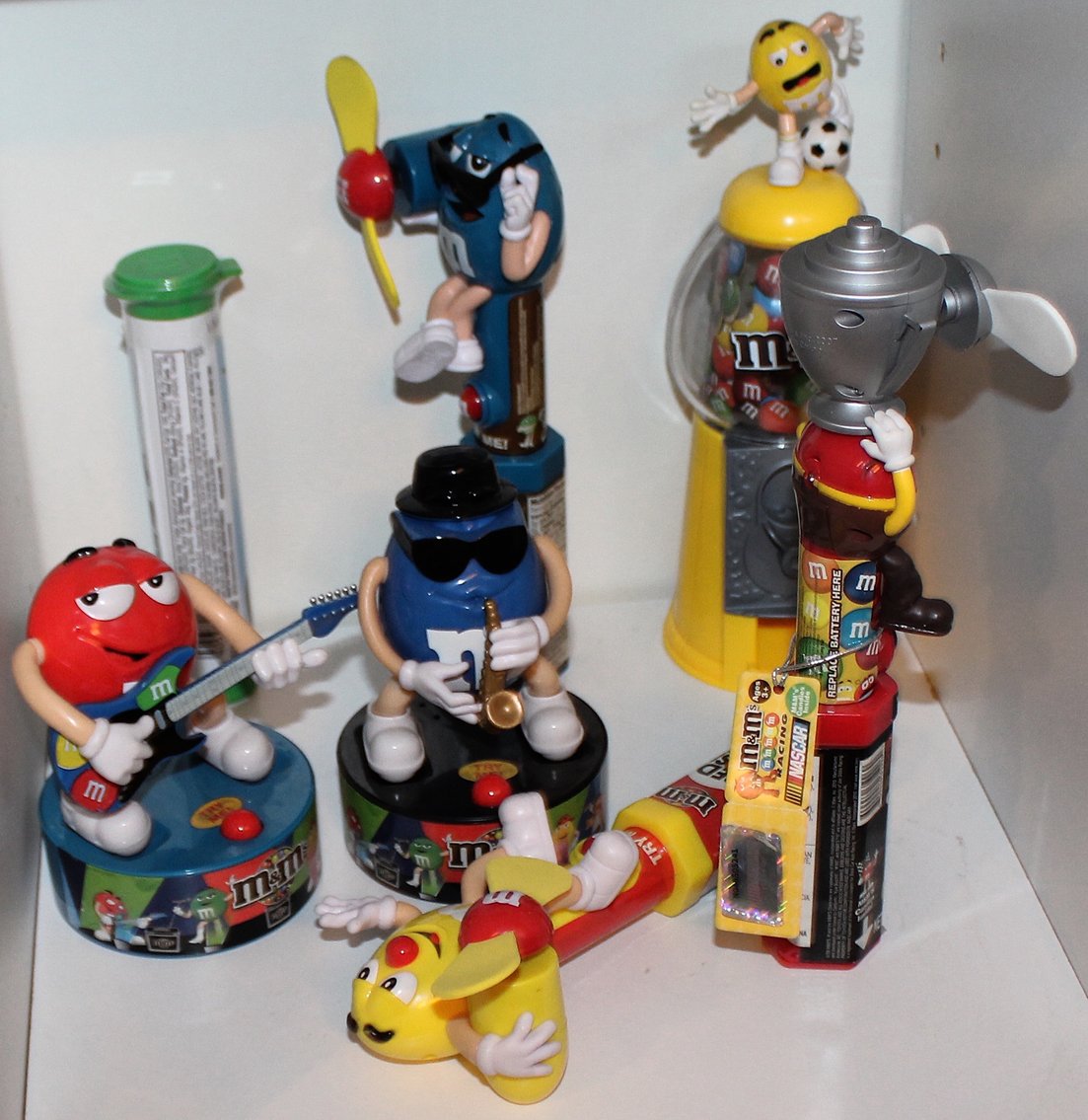 Image for LIVING ESTATE AUCTION