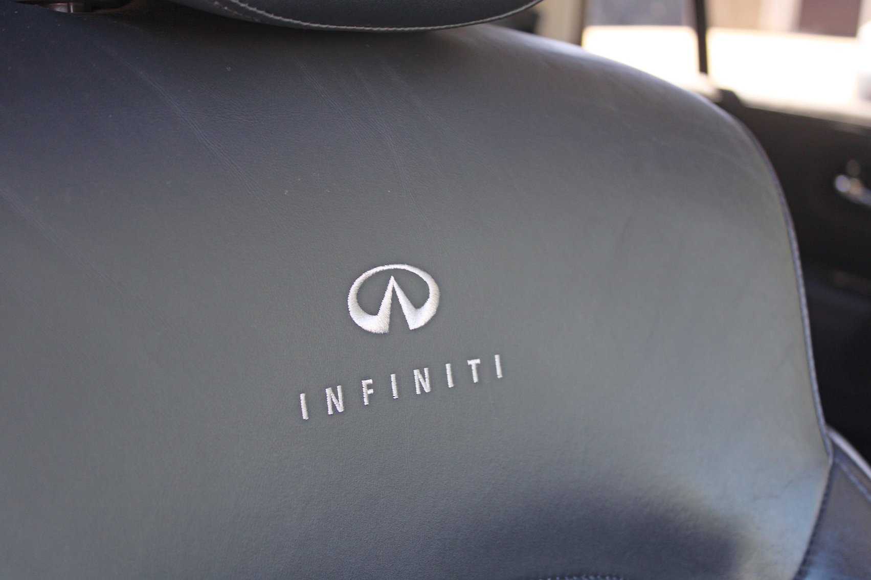 Image for LIVING ESTATE AUCTION