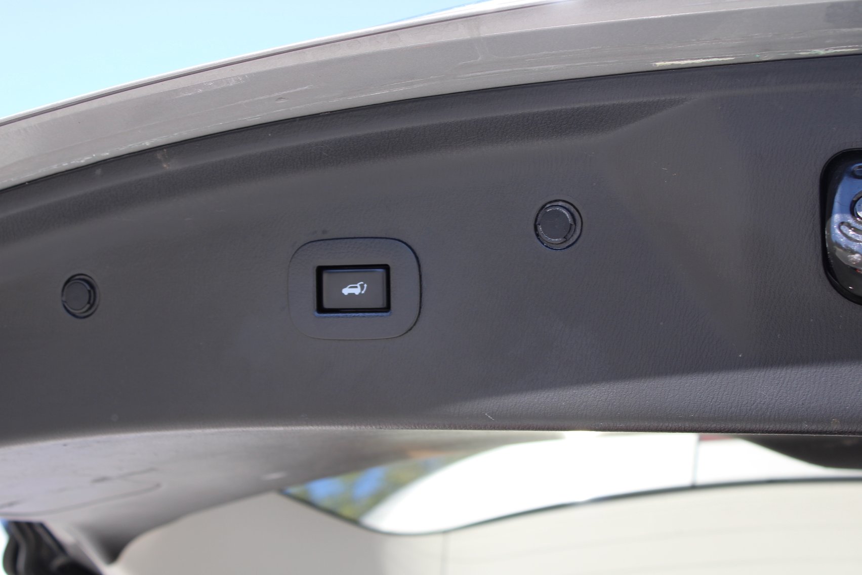 Image for LIVING ESTATE AUCTION