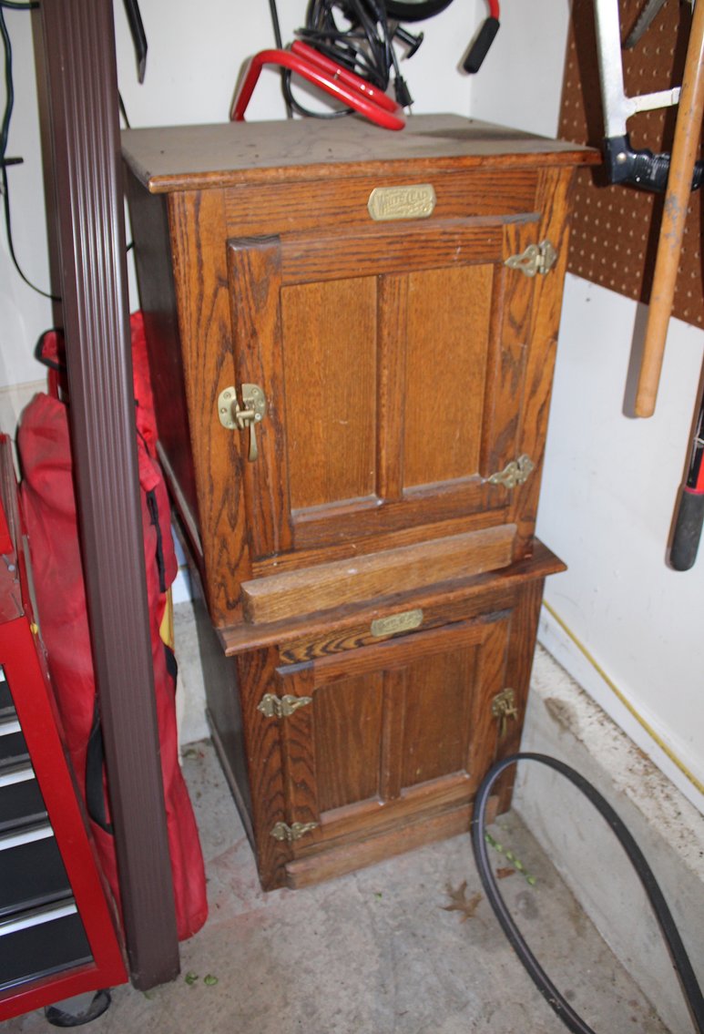 Image for LIVING ESTATE AUCTION