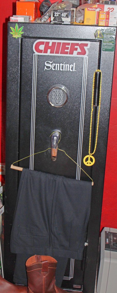 Image for AMERICAN PICKERS TREASURE HUNT AUCTION