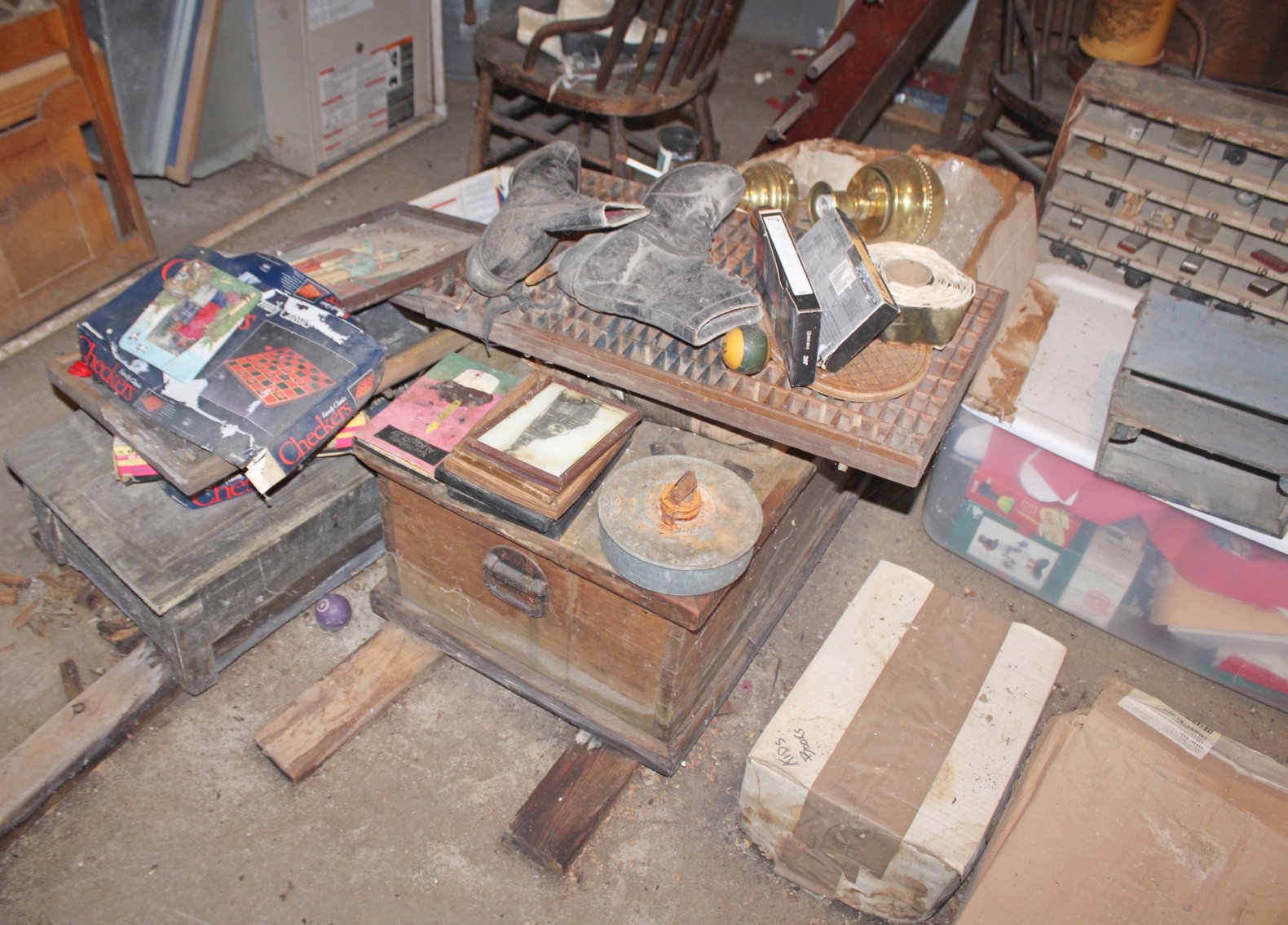 Image for AMERICAN PICKERS TREASURE HUNT AUCTION