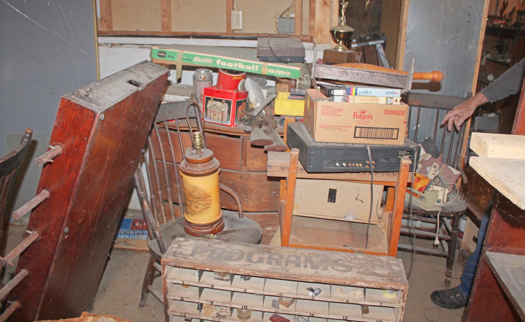 Image for AMERICAN PICKERS TREASURE HUNT AUCTION