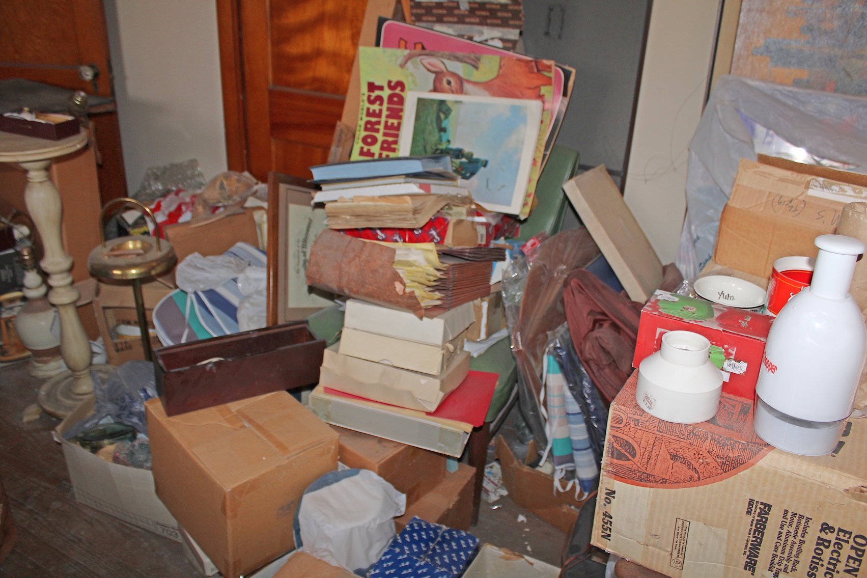 Image for HUGE VINTAGE TIME CAPSULE AUCTION