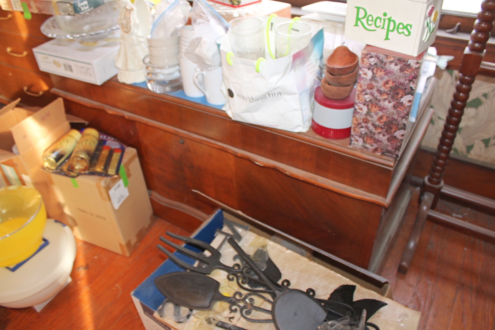 Image for HUGE VINTAGE TIME CAPSULE AUCTION