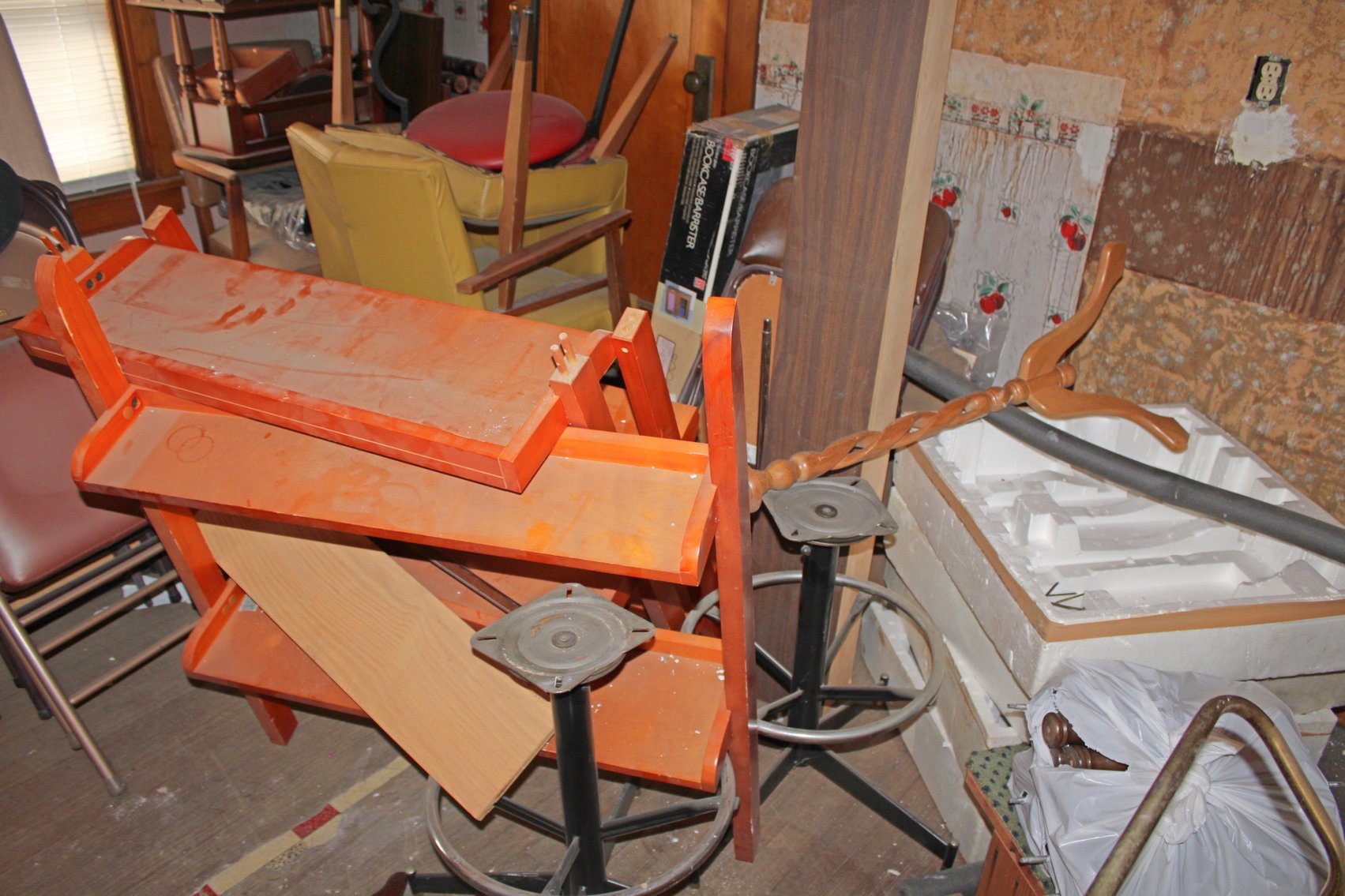 Image for HUGE VINTAGE TIME CAPSULE AUCTION