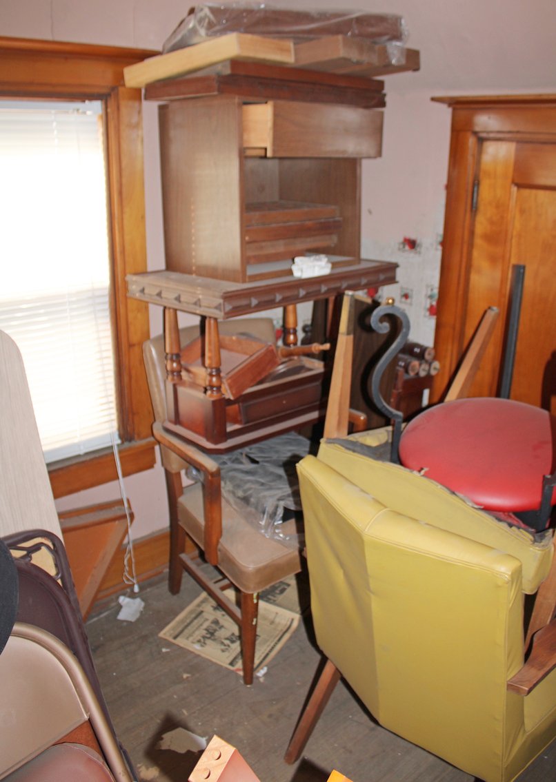 Image for HUGE VINTAGE TIME CAPSULE AUCTION