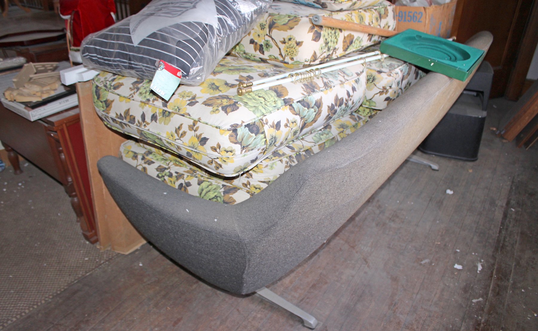 Image for HUGE VINTAGE TIME CAPSULE AUCTION