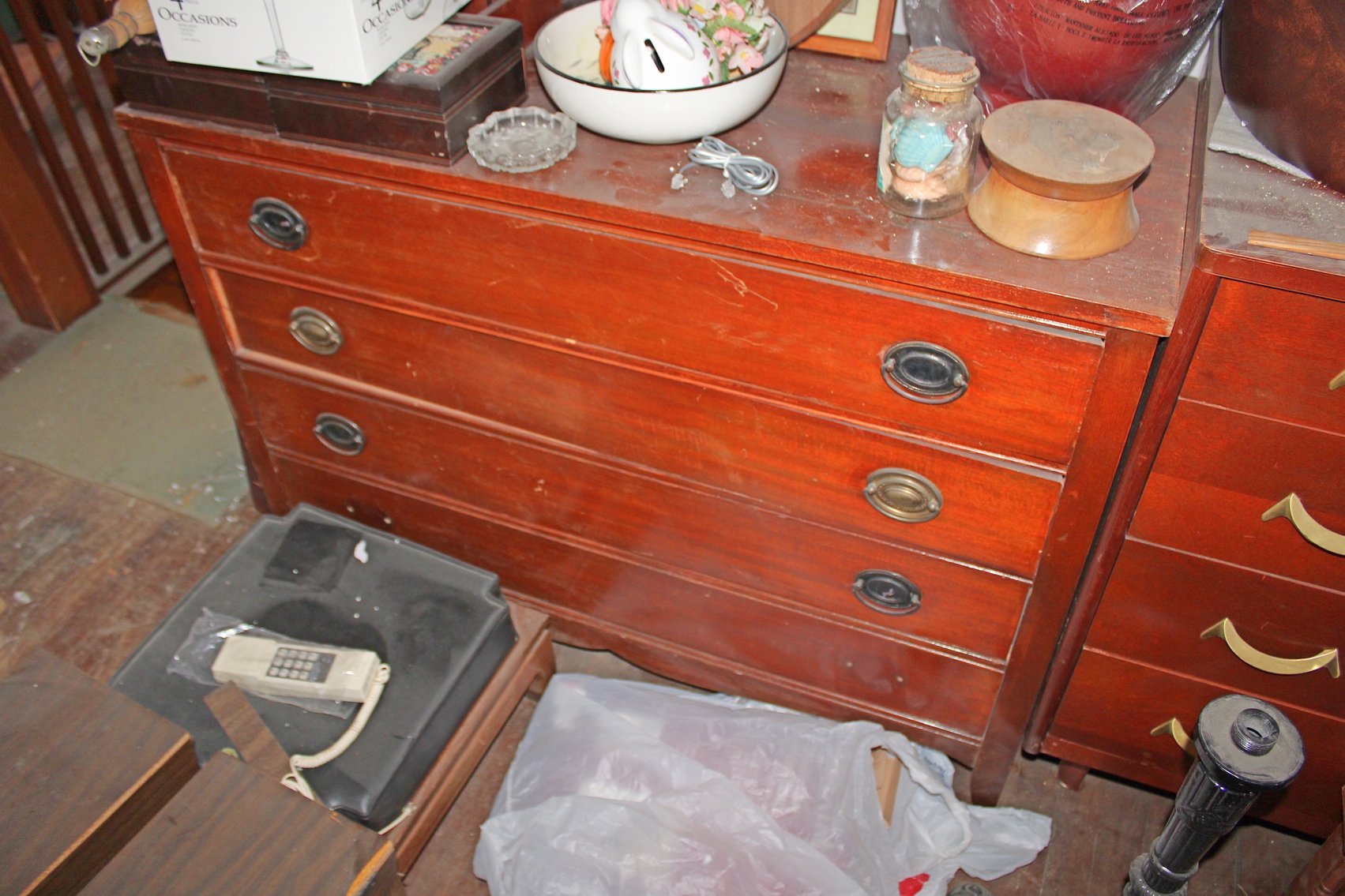 Image for HUGE VINTAGE TIME CAPSULE AUCTION