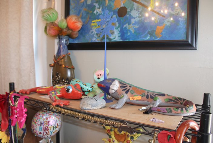 Image for EMERGENCY VINTAGE ESTATE AUCTION