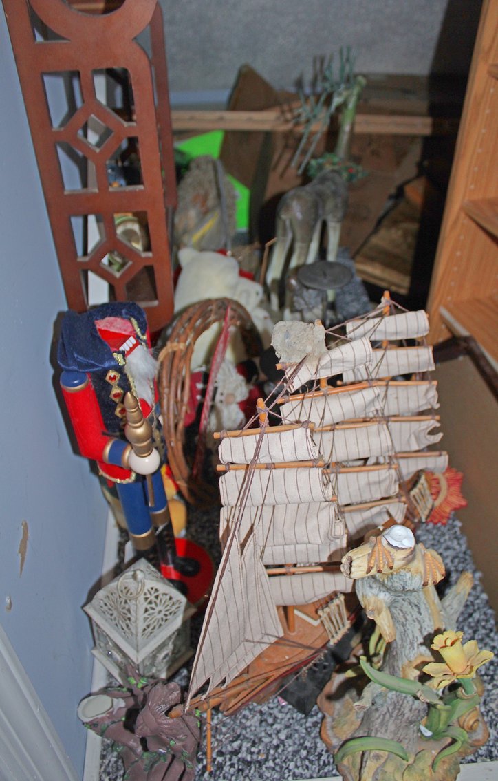 Image for MEGA PACKED ECLECTIC VINTAGE COLLECTOR AUCTION